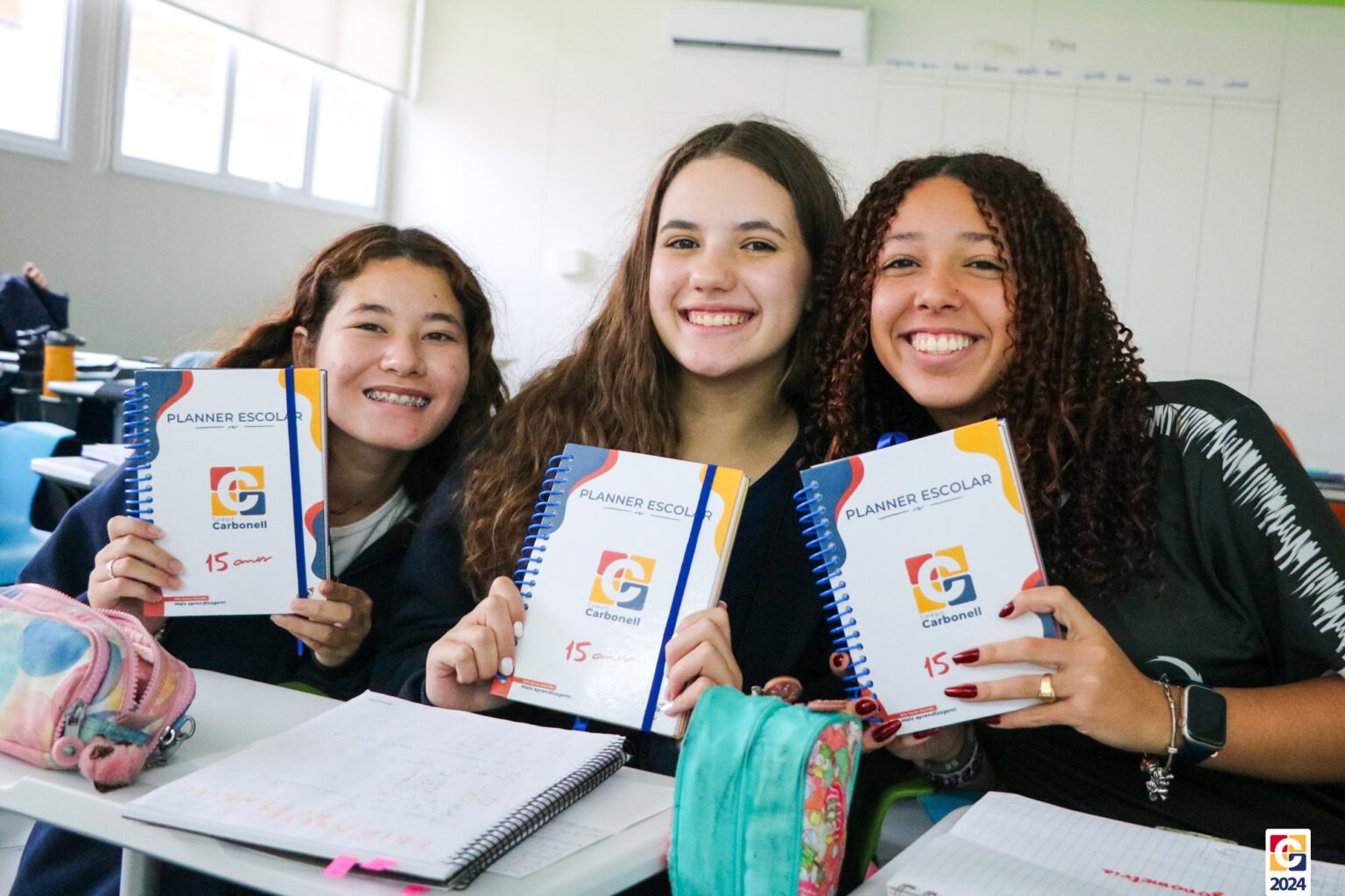 Planners Em M Os Estudantes Iniciam Orienta O De Estudos Para