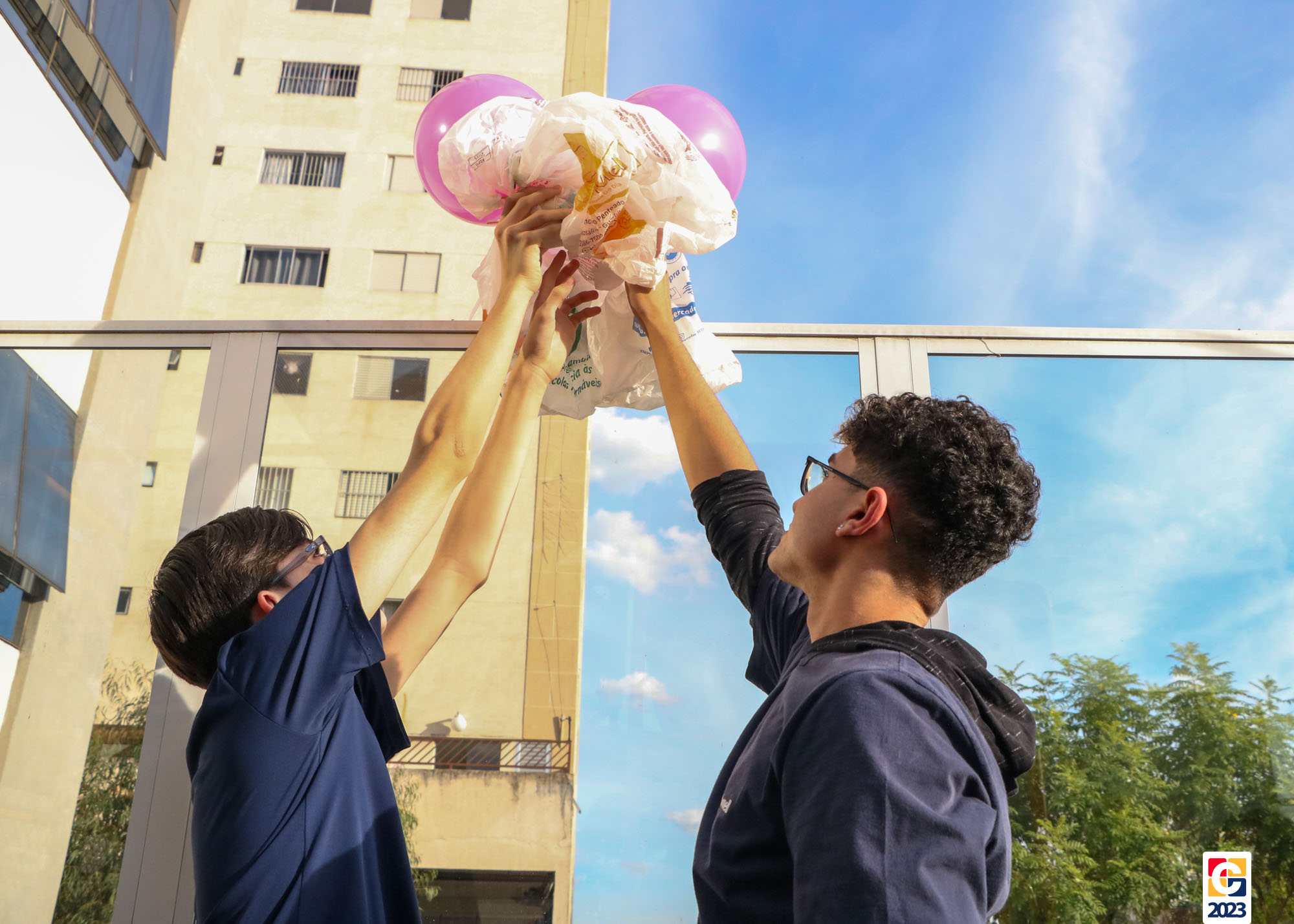 🪂 +Carbonell: no Médio, atividade Caindo de Paraquedas estimula